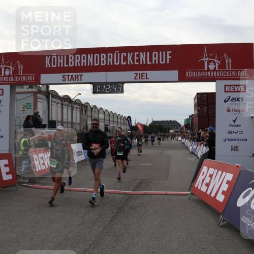 03.10.2025 - Köhlbrandbrückenlauf Julia Fischer http://msf.ph/oto/9022076 03.10.2025 16:12:43 Ziel 7203, 7502, 8957, 8960, 8979, 8982, 9296, 9300, 9307, 9420, 9706 meine-sportfotos.de