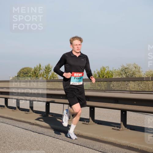 03.10.2025 - Köhlbrandbrückenlauf Fabian Wolf http://msf.ph/oto/9022078 03.10.2025 09:37:09 Position 3 3127 meine-sportfotos.de
