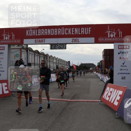 03.10.2025 - Köhlbrandbrückenlauf Julia Fischer http://msf.ph/oto/9022080 03.10.2025 16:12:44 Ziel 7203, 7457, 7482, 7502, 8957, 8960, 8979, 8982, 9296, 9300, 9307, 9420, 9706 meine-sportfotos.de