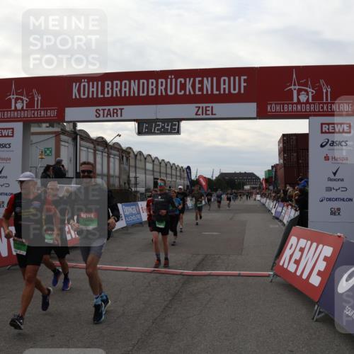 03.10.2025 - Köhlbrandbrückenlauf Julia Fischer http://msf.ph/oto/9022083 03.10.2025 16:12:44 Ziel 7203, 7457, 7482, 7502, 8957, 8960, 8979, 8982, 9296, 9300, 9307, 9420, 9706 meine-sportfotos.de