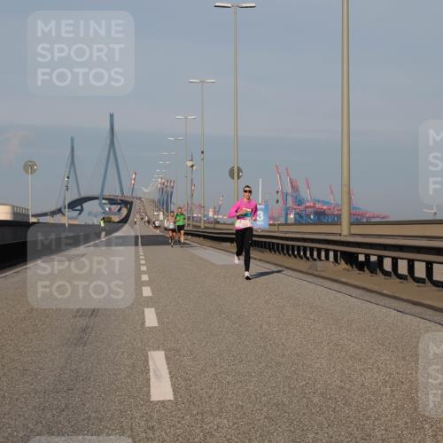 03.10.2025 - Köhlbrandbrückenlauf Fabian Wolf http://msf.ph/oto/9022112 03.10.2025 09:37:28 Position 3  meine-sportfotos.de