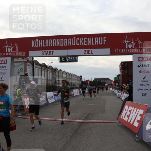 03.10.2025 - Köhlbrandbrückenlauf Julia Fischer http://msf.ph/oto/9022120 03.10.2025 16:12:48 Ziel 7358, 7457, 7482, 7502, 7653, 8957, 8960, 8979, 8982, 9296, 9300, 9307, 9420 meine-sportfotos.de
