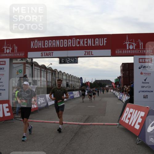 03.10.2025 - Köhlbrandbrückenlauf Julia Fischer http://msf.ph/oto/9022121 03.10.2025 16:12:48 Ziel 7358, 7457, 7482, 7502, 7653, 8957, 8960, 8979, 8982, 9296, 9300, 9307, 9420 meine-sportfotos.de