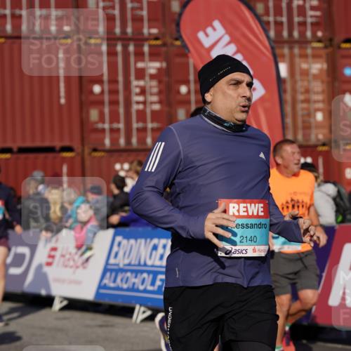 03.10.2025 - Köhlbrandbrückenlauf Michael Burmester http://msf.ph/oto/9022128 03.10.2025 10:23:56 Ziel 1147, 1329, 1853, 1855, 1994, 2078, 2103, 2140, 2351, 2371, 2971, 3675, 3677, 3803, 3810 meine-sportfotos.de
