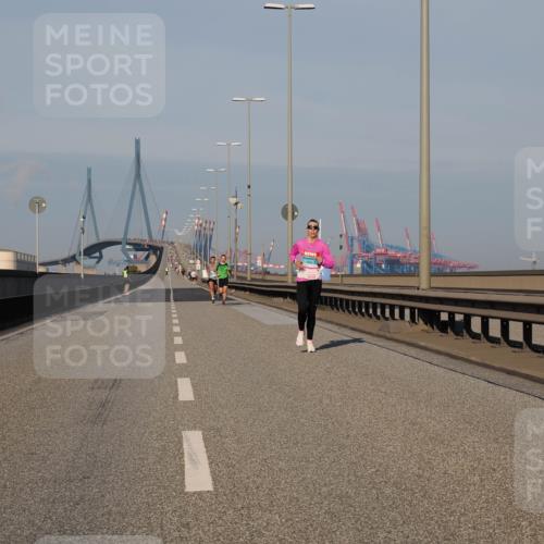 03.10.2025 - Köhlbrandbrückenlauf Fabian Wolf http://msf.ph/oto/9022130 03.10.2025 09:37:29 Position 3  meine-sportfotos.de
