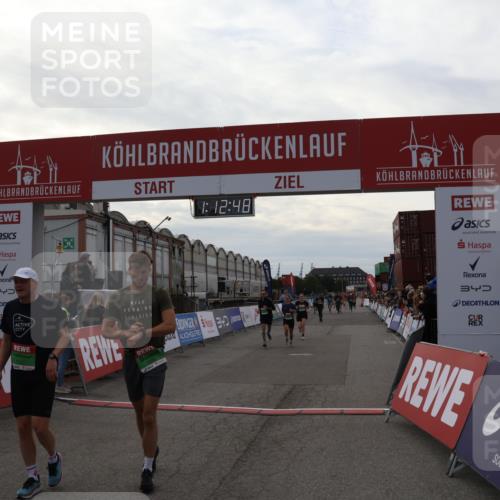 03.10.2025 - Köhlbrandbrückenlauf Julia Fischer http://msf.ph/oto/9022131 03.10.2025 16:12:49 Ziel 7358, 7457, 7482, 7502, 7653, 8957, 8960, 8979, 8982, 9296, 9300, 9307, 9420 meine-sportfotos.de