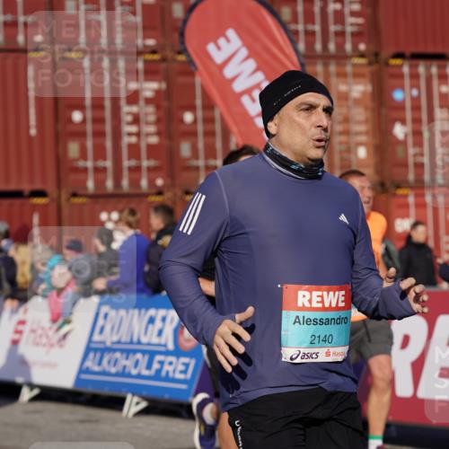 03.10.2025 - Köhlbrandbrückenlauf Michael Burmester http://msf.ph/oto/9022132 03.10.2025 10:23:56 Ziel 1147, 1329, 1853, 1855, 1994, 2078, 2103, 2140, 2351, 2371, 2971, 3675, 3677, 3803, 3810 meine-sportfotos.de