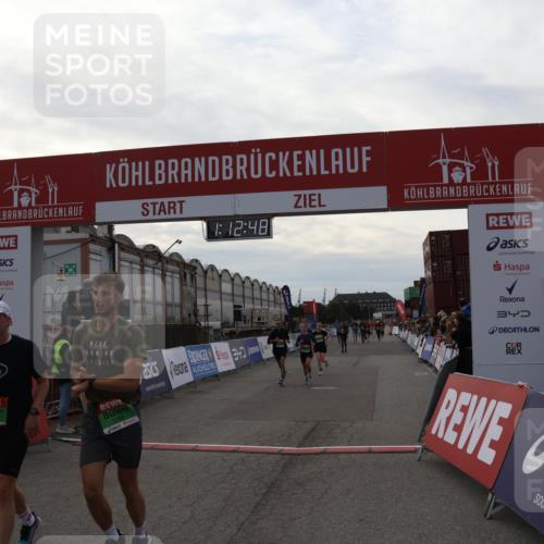 03.10.2025 - Köhlbrandbrückenlauf Julia Fischer http://msf.ph/oto/9022134 03.10.2025 16:12:49 Ziel 7358, 7457, 7482, 7502, 7653, 8957, 8960, 8979, 8982, 9296, 9300, 9307, 9420 meine-sportfotos.de
