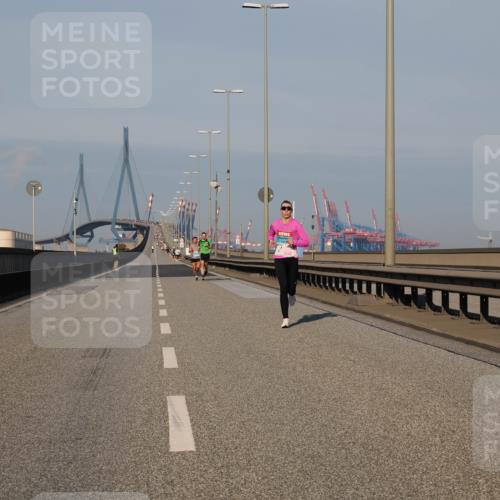 03.10.2025 - Köhlbrandbrückenlauf Fabian Wolf http://msf.ph/oto/9022135 03.10.2025 09:37:29 Position 3  meine-sportfotos.de