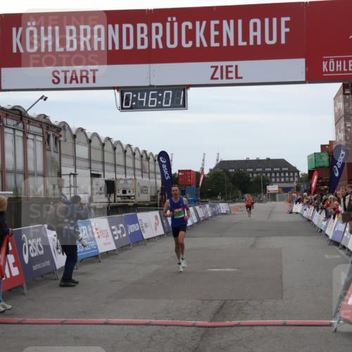 03.10.2025 - Köhlbrandbrückenlauf Julia Fischer http://msf.ph/oto/9022154 03.10.2025 15:46:01 Ziel 7002 meine-sportfotos.de