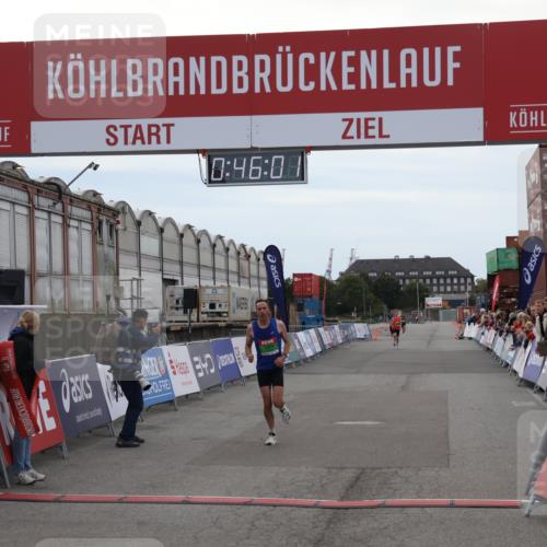 03.10.2025 - Köhlbrandbrückenlauf Julia Fischer http://msf.ph/oto/9022161 03.10.2025 15:46:01 Ziel 7002 meine-sportfotos.de