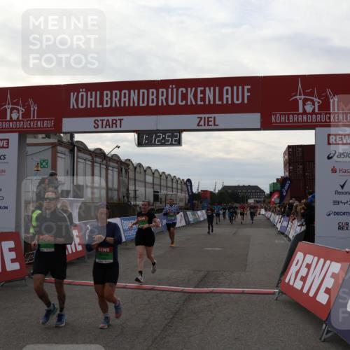 03.10.2025 - Köhlbrandbrückenlauf Julia Fischer http://msf.ph/oto/9022170 03.10.2025 16:12:52 Ziel 7354, 7358, 7443, 7457, 7482, 7653, 8957, 8960, 8979, 8982, 9296, 9300, 9307, 9420 meine-sportfotos.de