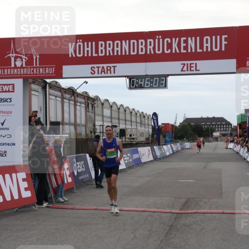 03.10.2025 - Köhlbrandbrückenlauf Julia Fischer http://msf.ph/oto/9022178 03.10.2025 15:46:03 Ziel 7002 meine-sportfotos.de