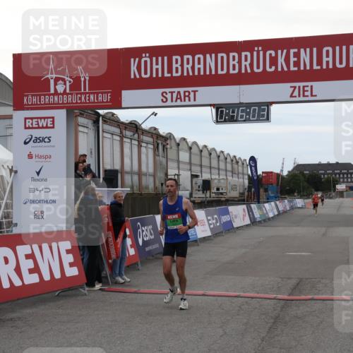 03.10.2025 - Köhlbrandbrückenlauf Julia Fischer http://msf.ph/oto/9022181 03.10.2025 15:46:03 Ziel 7002 meine-sportfotos.de