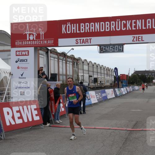 03.10.2025 - Köhlbrandbrückenlauf Julia Fischer http://msf.ph/oto/9022185 03.10.2025 15:46:04 Ziel 7002 meine-sportfotos.de