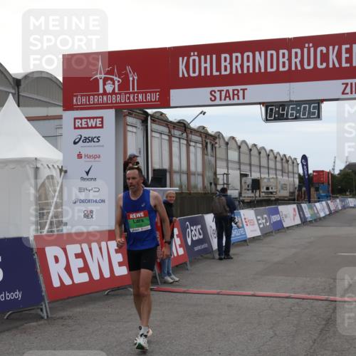 03.10.2025 - Köhlbrandbrückenlauf Julia Fischer http://msf.ph/oto/9022196 03.10.2025 15:46:05 Ziel 7002, 9130 meine-sportfotos.de