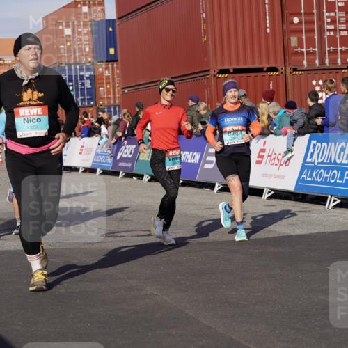 03.10.2025 - Köhlbrandbrückenlauf Michael Burmester http://msf.ph/oto/9022218 03.10.2025 10:24:05 Ziel 1329, 2239, 2319, 2340, 2384, 2970, 3597 meine-sportfotos.de