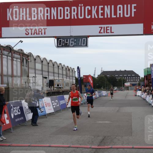 03.10.2025 - Köhlbrandbrückenlauf Julia Fischer http://msf.ph/oto/9022224 03.10.2025 15:46:11 Ziel 7002, 7003, 9130 meine-sportfotos.de