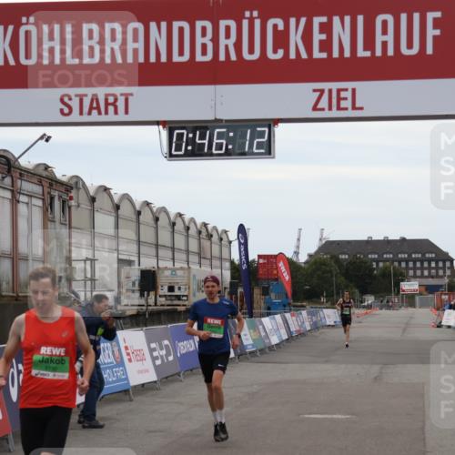 03.10.2025 - Köhlbrandbrückenlauf Julia Fischer http://msf.ph/oto/9022230 03.10.2025 15:46:12 Ziel 7002, 7003, 9130 meine-sportfotos.de