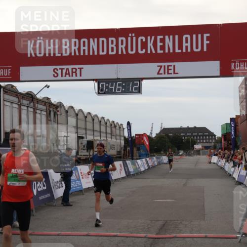 03.10.2025 - Köhlbrandbrückenlauf Julia Fischer http://msf.ph/oto/9022232 03.10.2025 15:46:13 Ziel 7003, 9130, 9720 meine-sportfotos.de
