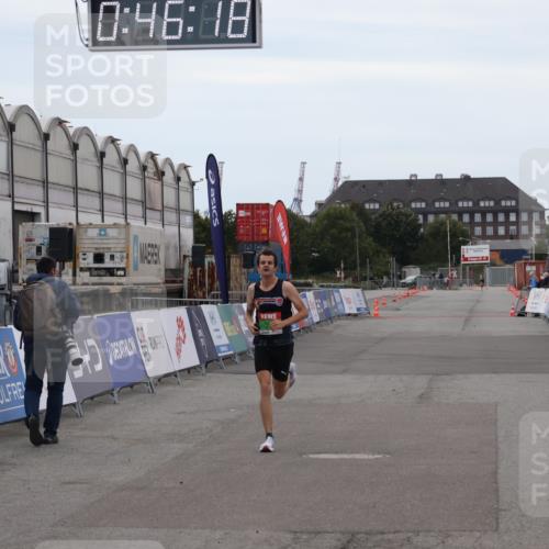 03.10.2025 - Köhlbrandbrückenlauf Julia Fischer http://msf.ph/oto/9022251 03.10.2025 15:46:18 Ziel 7003, 9130, 9720 meine-sportfotos.de