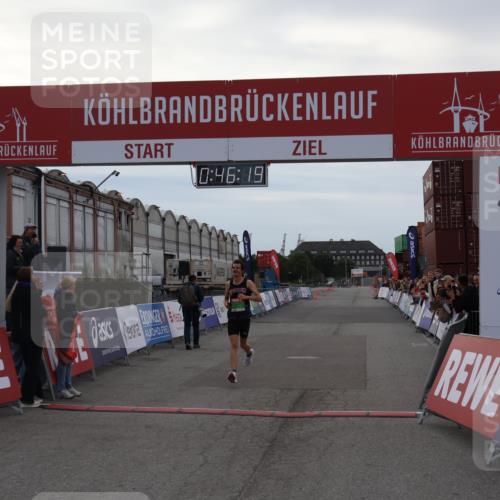 03.10.2025 - Köhlbrandbrückenlauf Julia Fischer http://msf.ph/oto/9022257 03.10.2025 15:46:19 Ziel 7003, 9130, 9720 meine-sportfotos.de