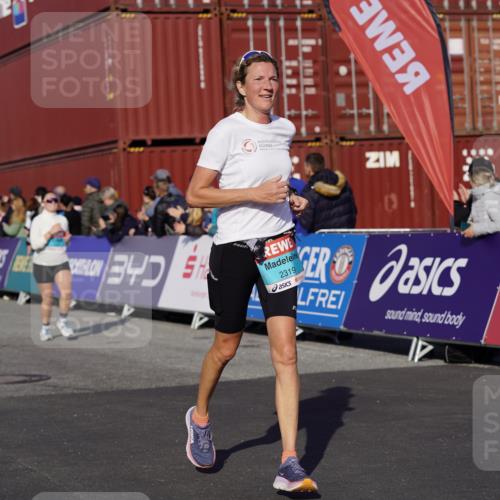 03.10.2025 - Köhlbrandbrückenlauf Michael Burmester http://msf.ph/oto/9022276 03.10.2025 10:24:10 Ziel 1440, 1732, 1895, 2187, 2239, 2319, 2340, 2384, 3074 meine-sportfotos.de