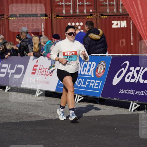 03.10.2025 - Köhlbrandbrückenlauf Michael Burmester http://msf.ph/oto/9022281 03.10.2025 10:24:11 Ziel 1440, 1732, 1895, 2187, 2319, 2340, 3074 meine-sportfotos.de