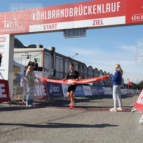 03.10.2025 - Köhlbrandbrückenlauf Luisa Fischer http://msf.ph/oto/9022317 03.10.2025 12:41:54 Ziel 6099 meine-sportfotos.de