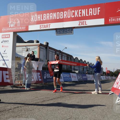 03.10.2025 - Köhlbrandbrückenlauf Luisa Fischer http://msf.ph/oto/9022321 03.10.2025 12:41:54 Ziel 6099 meine-sportfotos.de