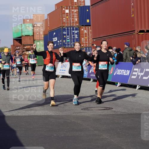 03.10.2025 - Köhlbrandbrückenlauf Michael Burmester http://msf.ph/oto/9022324 03.10.2025 10:24:15 Ziel 1440, 1683, 1717, 1732, 1762, 1895, 2187, 2340, 3074, 3620 meine-sportfotos.de