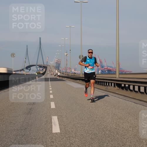 03.10.2025 - Köhlbrandbrückenlauf Fabian Wolf http://msf.ph/oto/9022334 03.10.2025 09:37:47 Position 3  meine-sportfotos.de