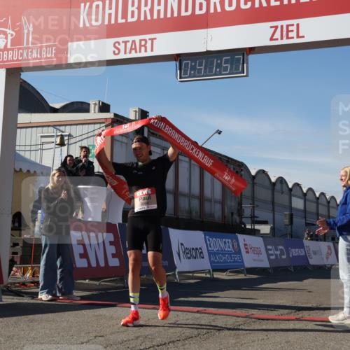 03.10.2025 - Köhlbrandbrückenlauf Luisa Fischer http://msf.ph/oto/9022336 03.10.2025 12:41:55 Ziel 6099 meine-sportfotos.de