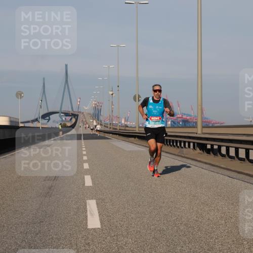 03.10.2025 - Köhlbrandbrückenlauf Fabian Wolf http://msf.ph/oto/9022341 03.10.2025 09:37:47 Position 3 1041 meine-sportfotos.de