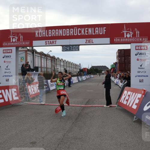 03.10.2025 - Köhlbrandbrückenlauf Julia Fischer http://msf.ph/oto/9022343 03.10.2025 15:47:00 Ziel 7034 meine-sportfotos.de