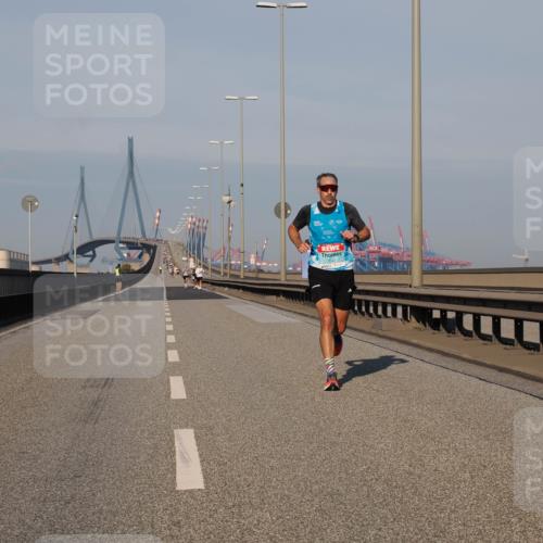 03.10.2025 - Köhlbrandbrückenlauf Fabian Wolf http://msf.ph/oto/9022345 03.10.2025 09:37:47 Position 3 1041 meine-sportfotos.de