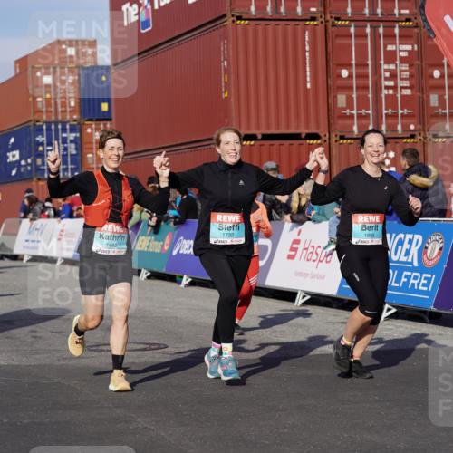 03.10.2025 - Köhlbrandbrückenlauf Michael Burmester http://msf.ph/oto/9022354 03.10.2025 10:24:16 Ziel 1440, 1683, 1717, 1732, 1762, 1895, 2187, 2340, 3074, 3620 meine-sportfotos.de