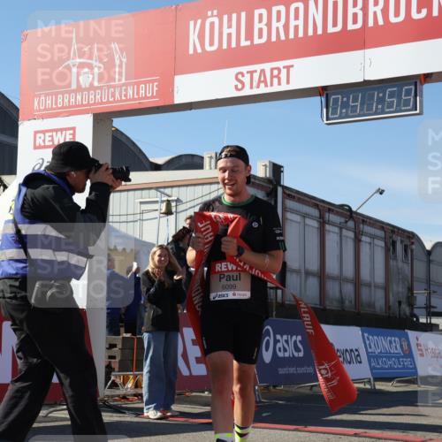 03.10.2025 - Köhlbrandbrückenlauf Luisa Fischer http://msf.ph/oto/9022368 03.10.2025 12:41:57 Ziel 6099 meine-sportfotos.de
