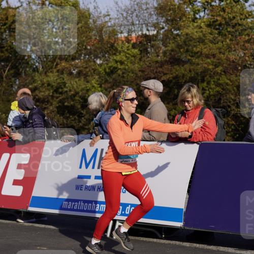 03.10.2025 - Köhlbrandbrückenlauf Michael Burmester http://msf.ph/oto/9022388 03.10.2025 10:24:19 Ziel 1433, 1440, 1683, 1717, 1732, 1762, 1895, 2045, 2169, 2173, 2187, 2680, 2847, 2848, 3074, 3523, 3620 meine-sportfotos.de