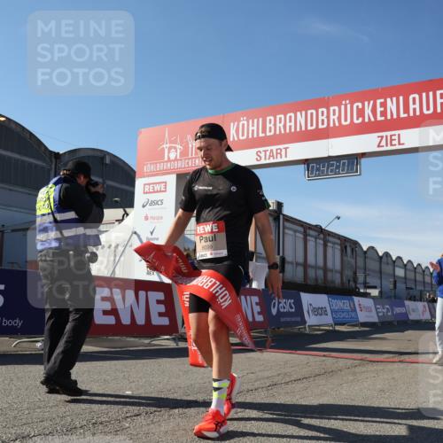 03.10.2025 - Köhlbrandbrückenlauf Luisa Fischer http://msf.ph/oto/9022398 03.10.2025 12:41:59 Ziel 6099 meine-sportfotos.de