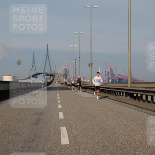 03.10.2025 - Köhlbrandbrückenlauf Fabian Wolf http://msf.ph/oto/9022399 03.10.2025 09:38:07 Position 3  meine-sportfotos.de
