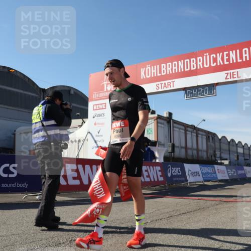 03.10.2025 - Köhlbrandbrückenlauf Luisa Fischer http://msf.ph/oto/9022402 03.10.2025 12:42:00 Ziel 6099 meine-sportfotos.de