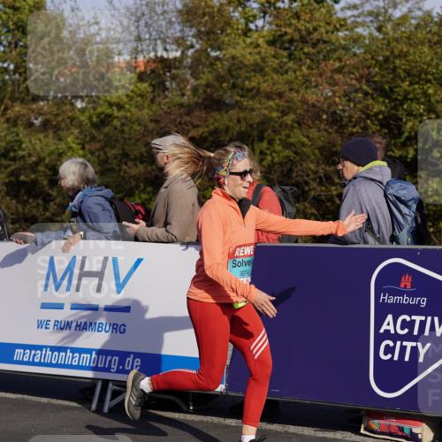 03.10.2025 - Köhlbrandbrückenlauf Michael Burmester http://msf.ph/oto/9022403 03.10.2025 10:24:19 Ziel 1433, 1440, 1683, 1717, 1732, 1762, 1895, 2045, 2169, 2173, 2187, 2680, 2847, 2848, 3074, 3523, 3620 meine-sportfotos.de
