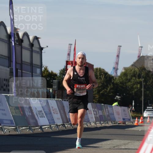 03.10.2025 - Köhlbrandbrückenlauf Luisa Fischer http://msf.ph/oto/9022415 03.10.2025 12:44:51 Ziel 6610 meine-sportfotos.de