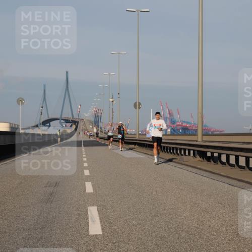 03.10.2025 - Köhlbrandbrückenlauf Fabian Wolf http://msf.ph/oto/9022422 03.10.2025 09:38:08 Position 3  meine-sportfotos.de