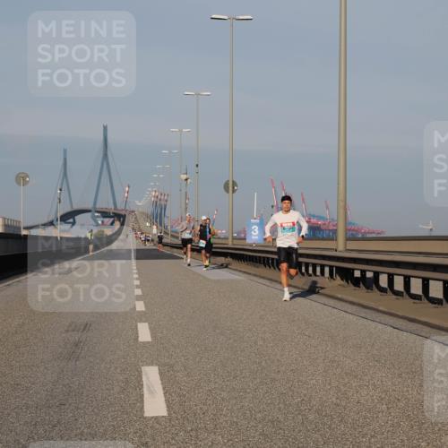 03.10.2025 - Köhlbrandbrückenlauf Fabian Wolf http://msf.ph/oto/9022447 03.10.2025 09:38:09 Position 3 3 meine-sportfotos.de