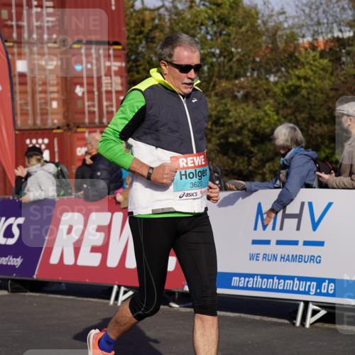 03.10.2025 - Köhlbrandbrückenlauf Michael Burmester http://msf.ph/oto/9022449 03.10.2025 10:24:24 Ziel 1345, 1382, 1433, 1683, 1697, 1717, 1762, 1987, 2045, 2169, 2173, 2234, 2680, 2847, 2848, 3038, 3042, 3199, 3240, 3523, 3620, 3759 meine-sportfotos.de
