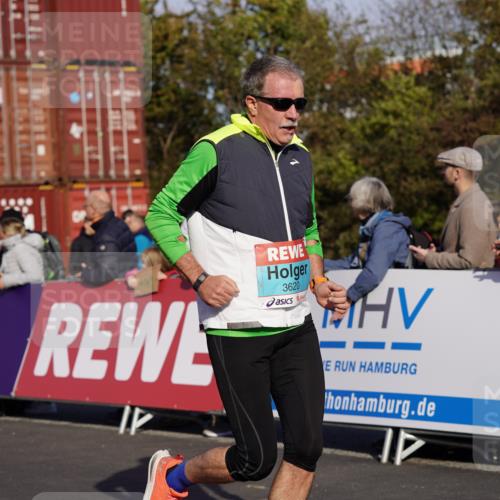 03.10.2025 - Köhlbrandbrückenlauf Michael Burmester http://msf.ph/oto/9022456 03.10.2025 10:24:24 Ziel 1345, 1382, 1433, 1683, 1697, 1717, 1762, 1987, 2045, 2169, 2173, 2234, 2680, 2847, 2848, 3038, 3042, 3199, 3240, 3523, 3620, 3759 meine-sportfotos.de