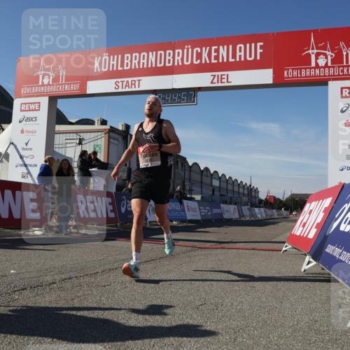 03.10.2025 - Köhlbrandbrückenlauf Luisa Fischer http://msf.ph/oto/9022479 03.10.2025 12:44:56 Ziel 6610 meine-sportfotos.de