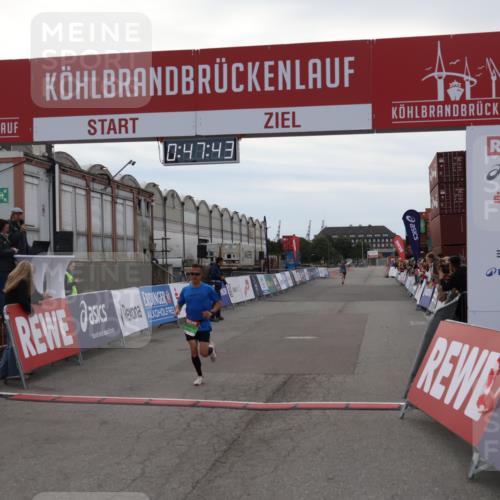 03.10.2025 - Köhlbrandbrückenlauf Julia Fischer http://msf.ph/oto/9022490 03.10.2025 15:47:43 Ziel 7022, 8787 meine-sportfotos.de